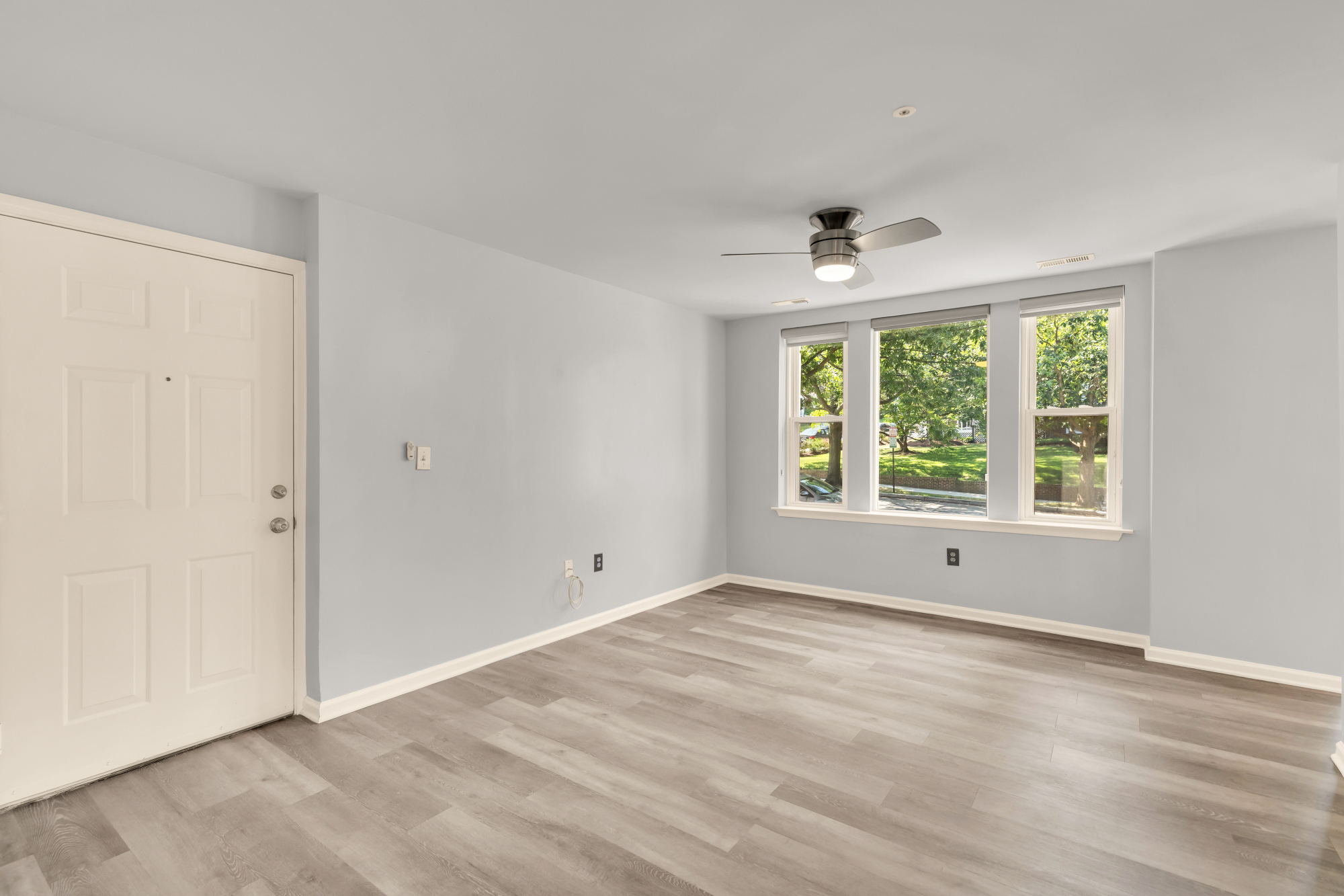 1218 Perry Street NE_Living Room 2